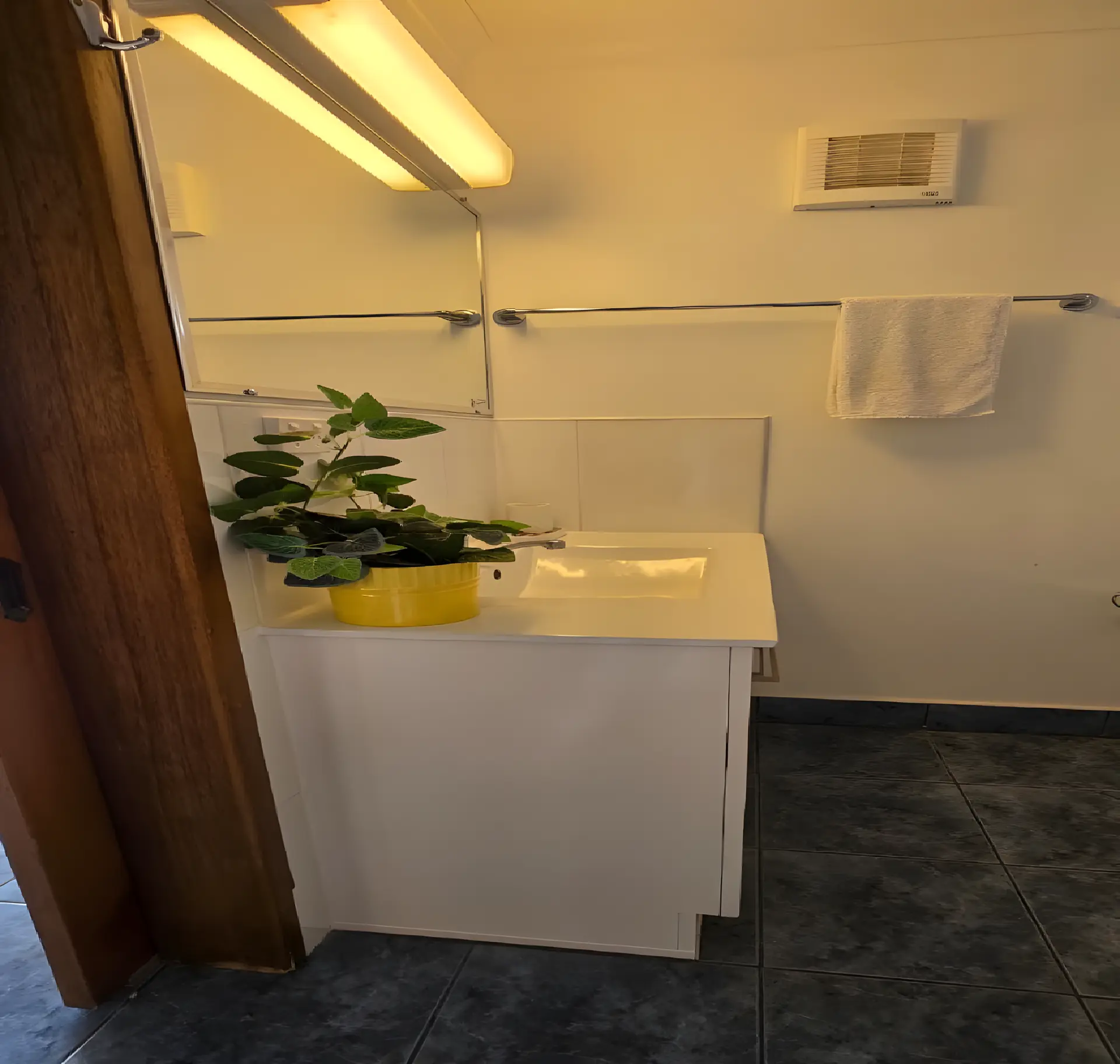 Deluxe Queen Room with Spa Bath