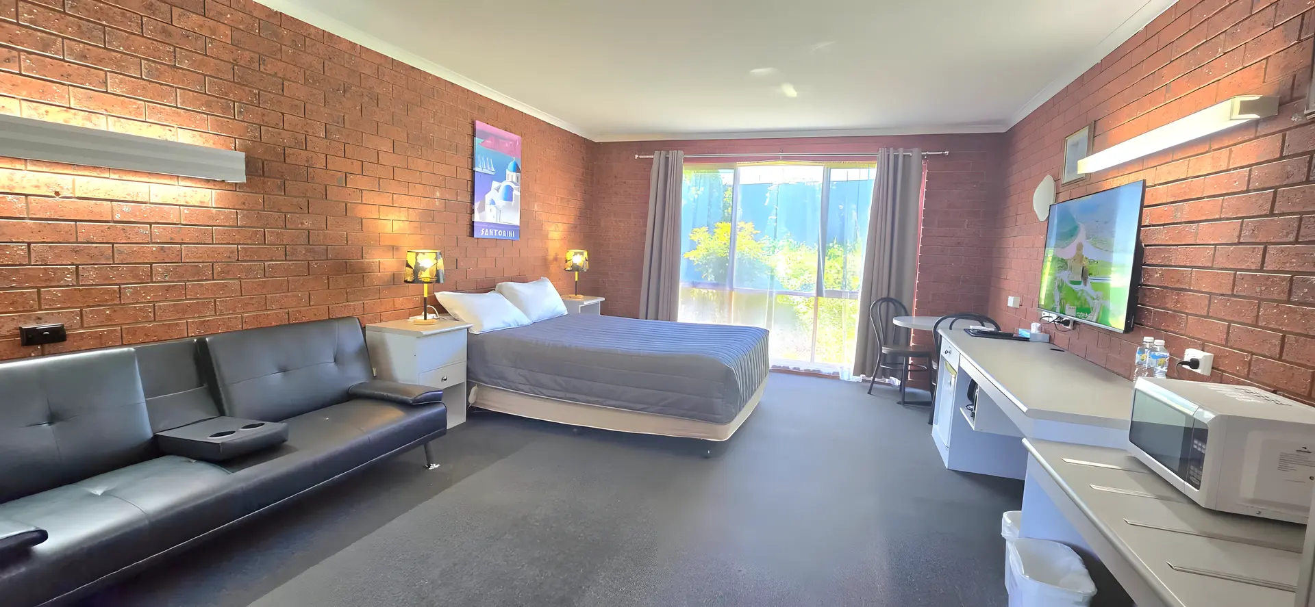 Queen Room with Futon