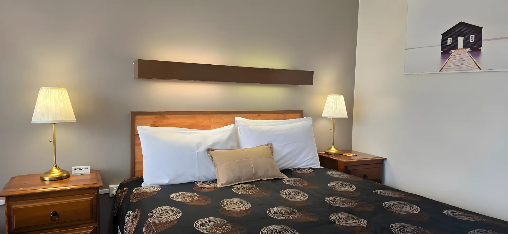 Deluxe Queen Room