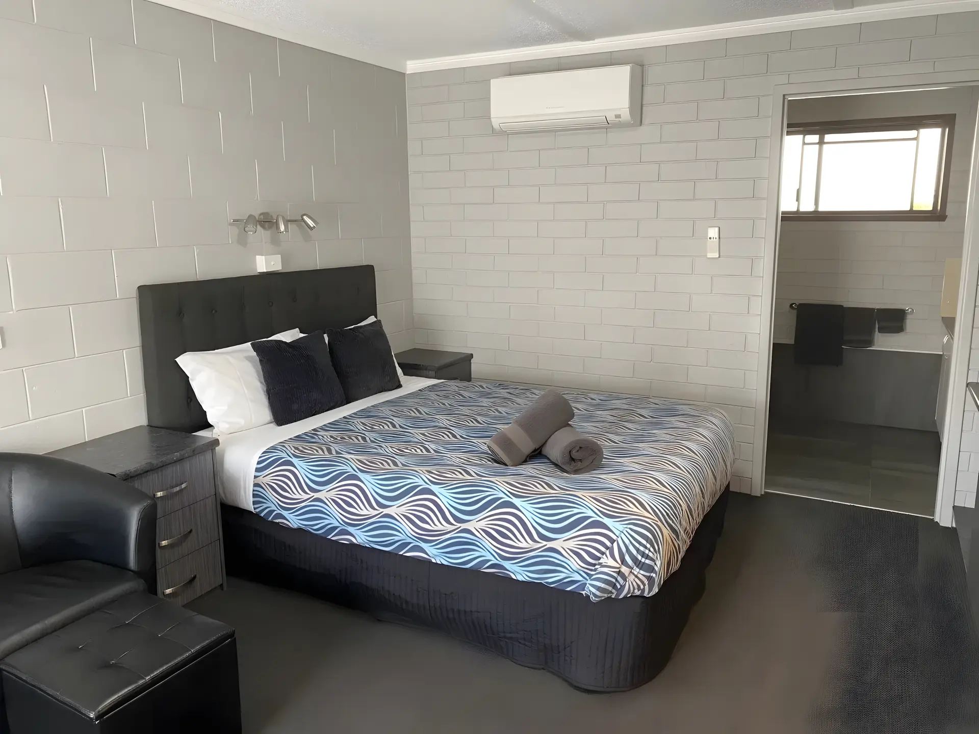 Deluxe Queen Room