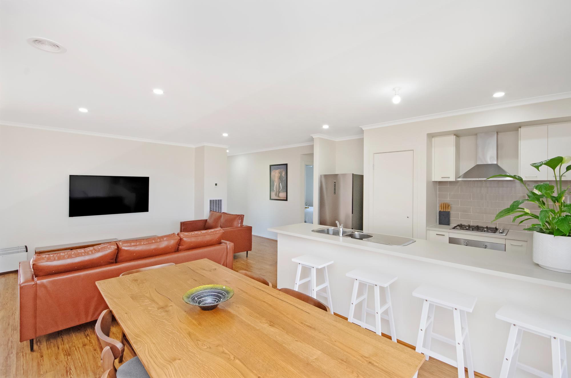 Three-bedroom  X 1 Bathroom - No 23 Elephant