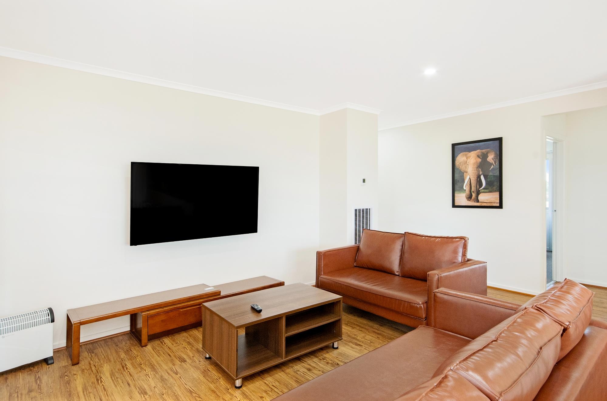 Three-bedroom  X 1 Bathroom - No 23 Elephant