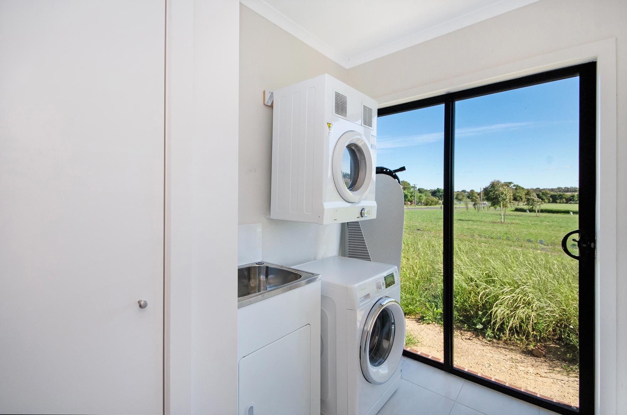 Three-bedroom  X 1 Bathroom - No 23 Elephant