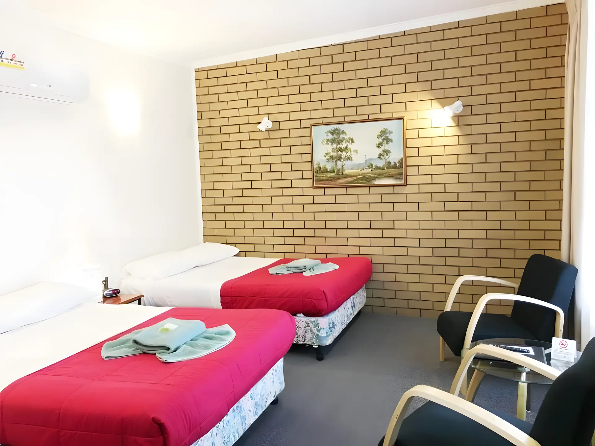Double room Twin share