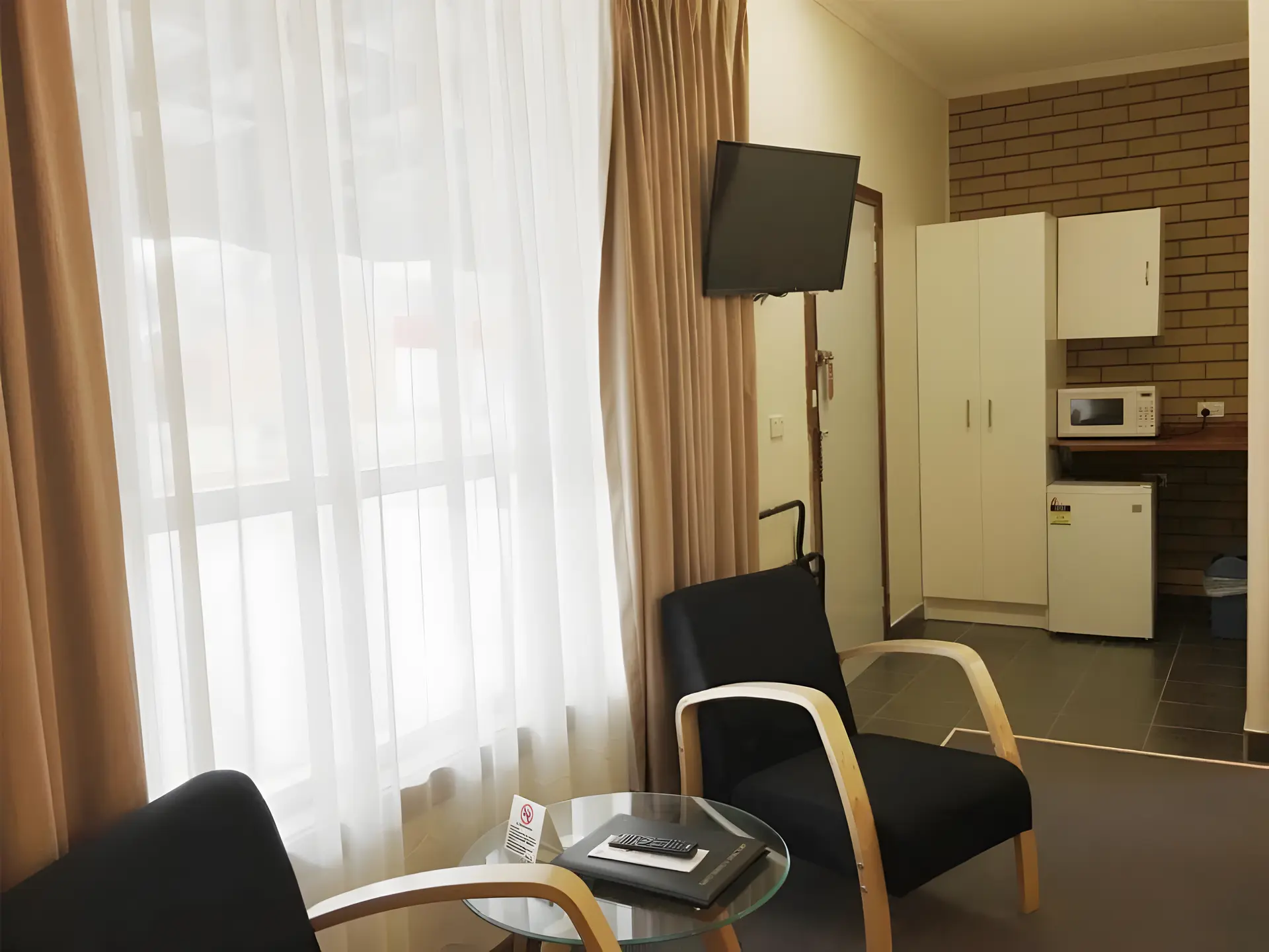 Double room Twin share