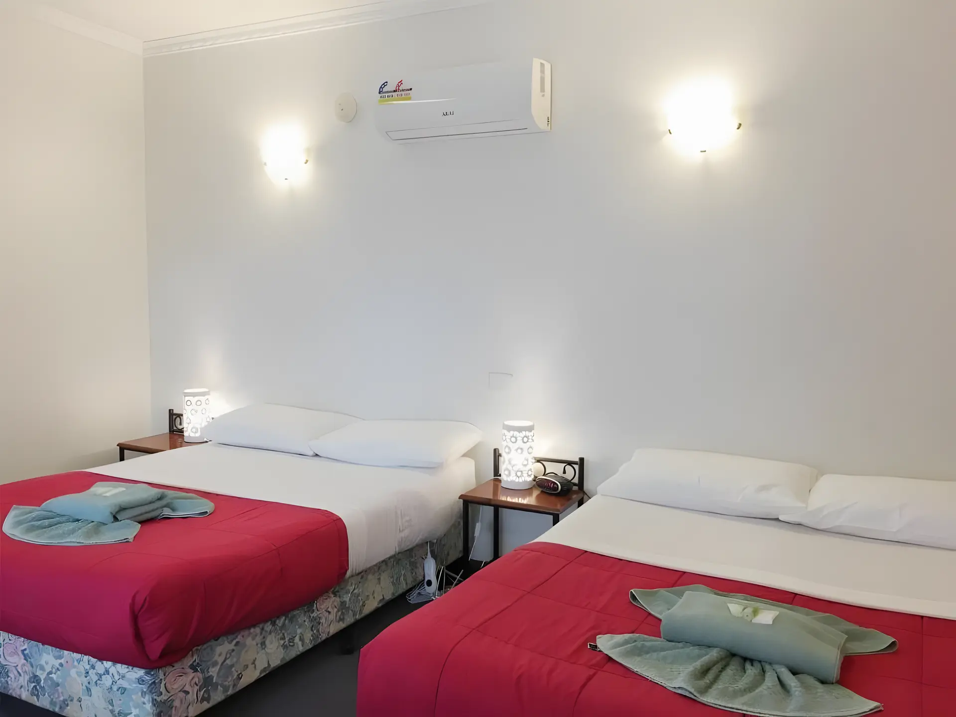 Double room Twin share