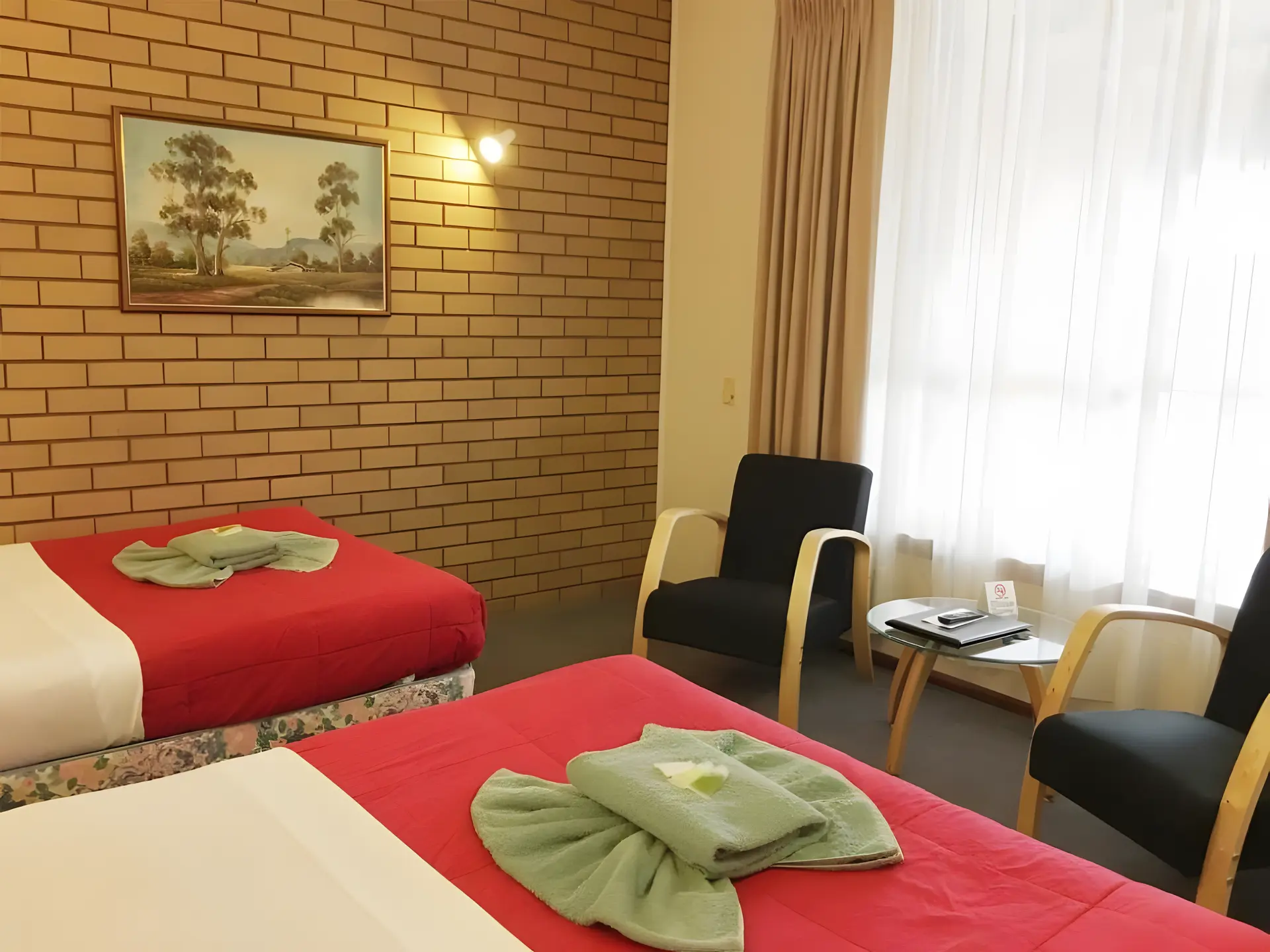 Double room Twin share