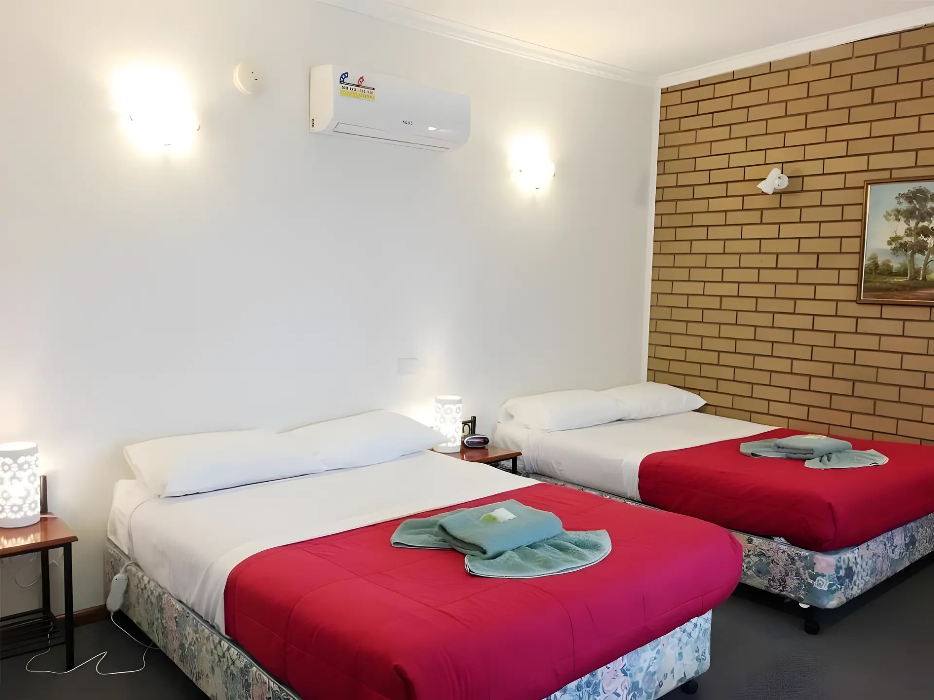 Double room Twin share