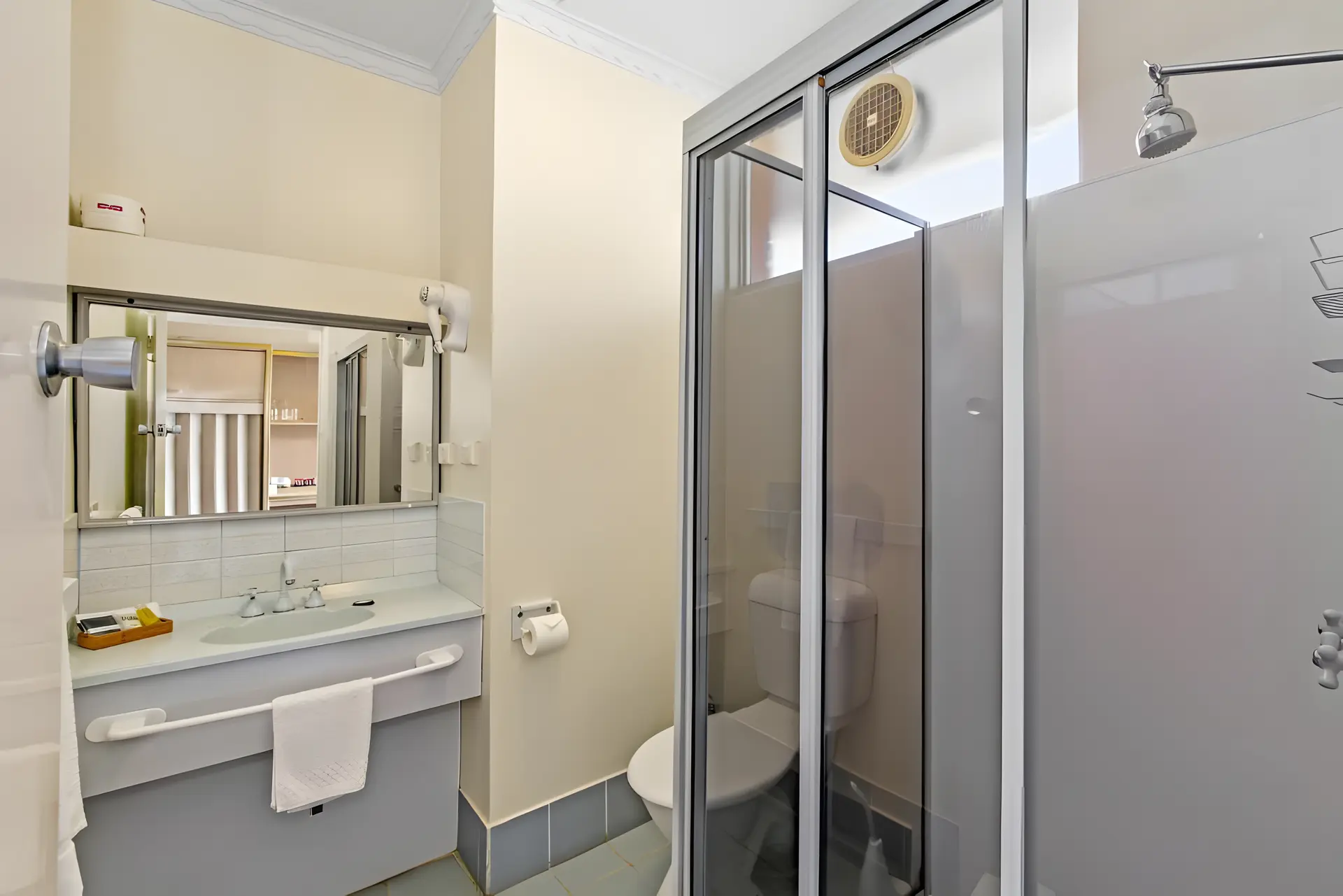 Newborough, Vic Accommodation