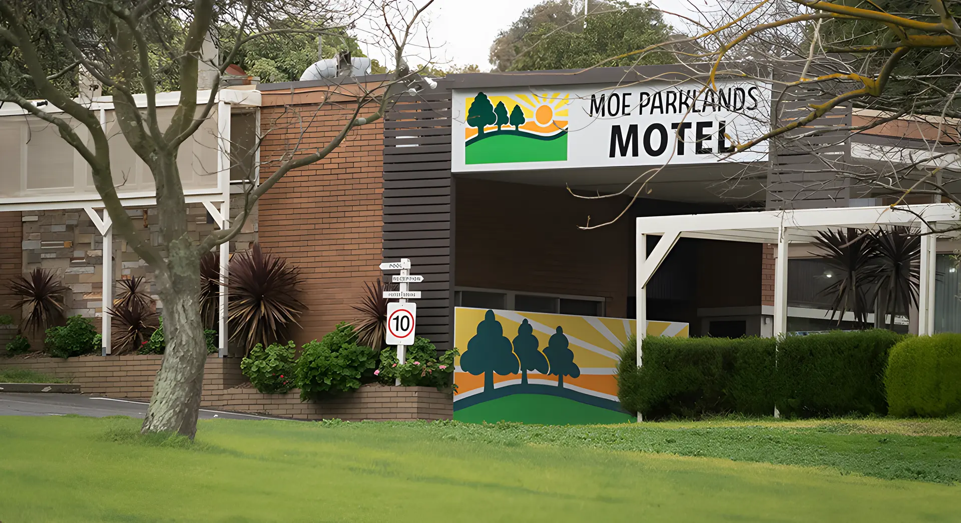 Newborough, Vic Accommodation