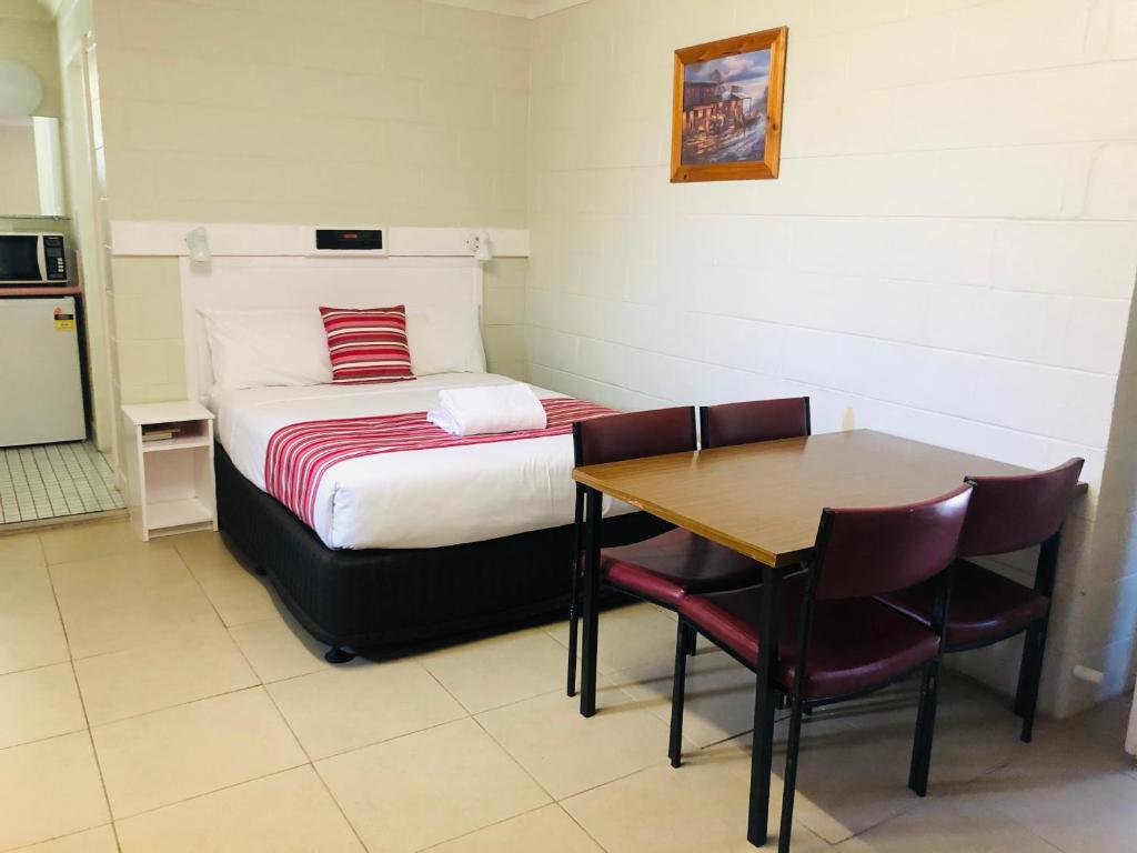 Medium Family Room (6 Adults)