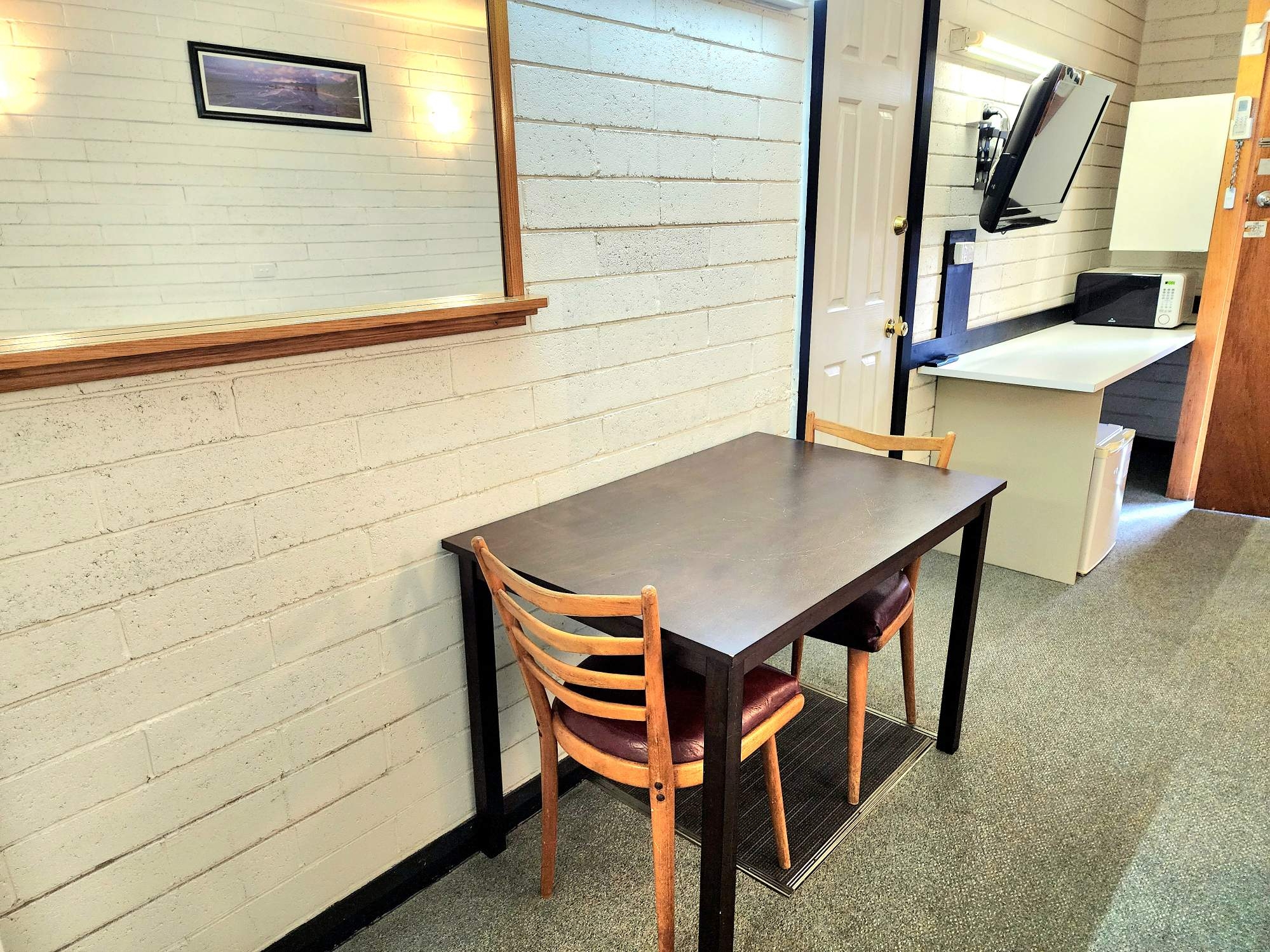Twin Room- Pet Friendly