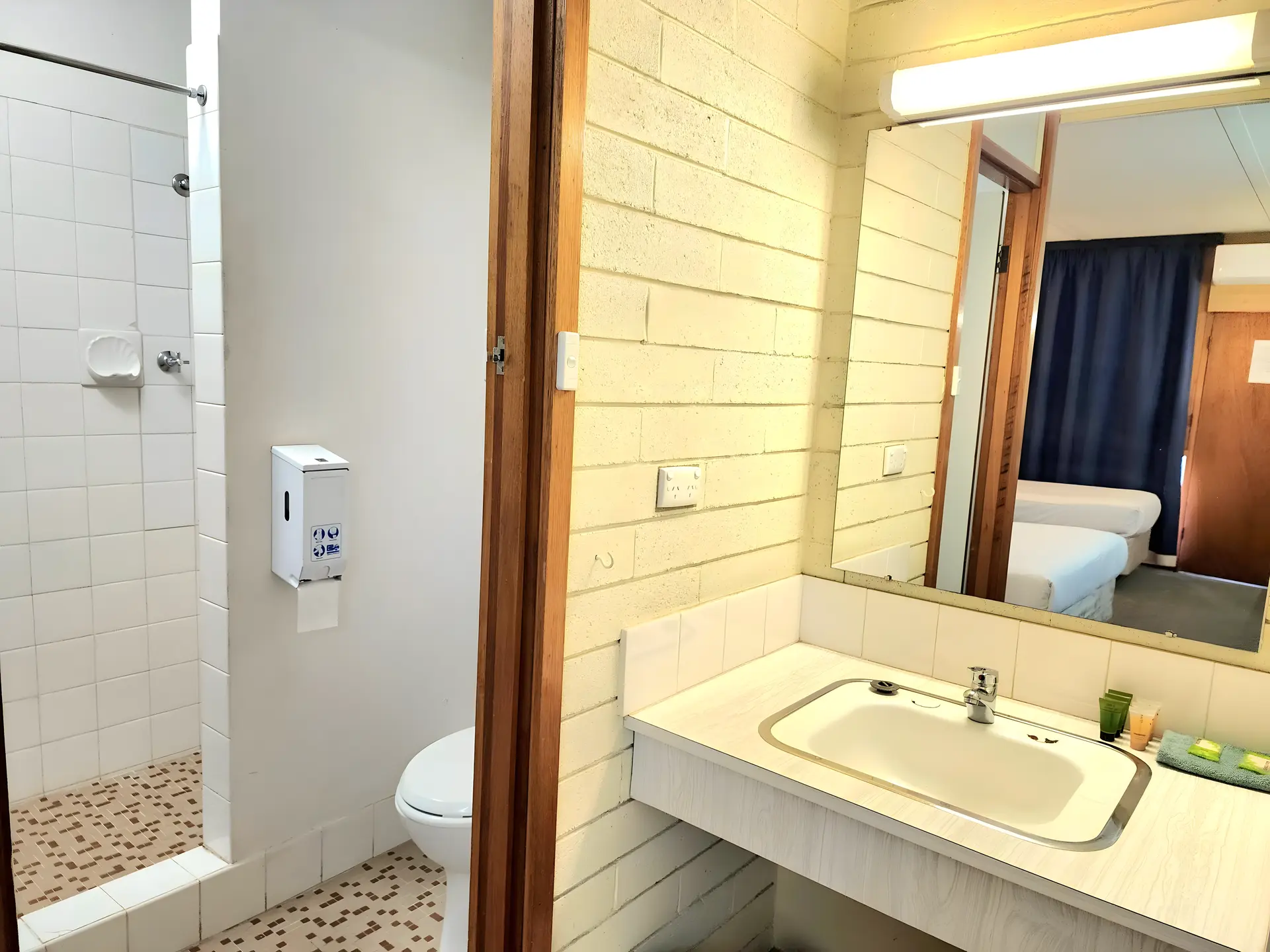 Twin Room- Pet Friendly