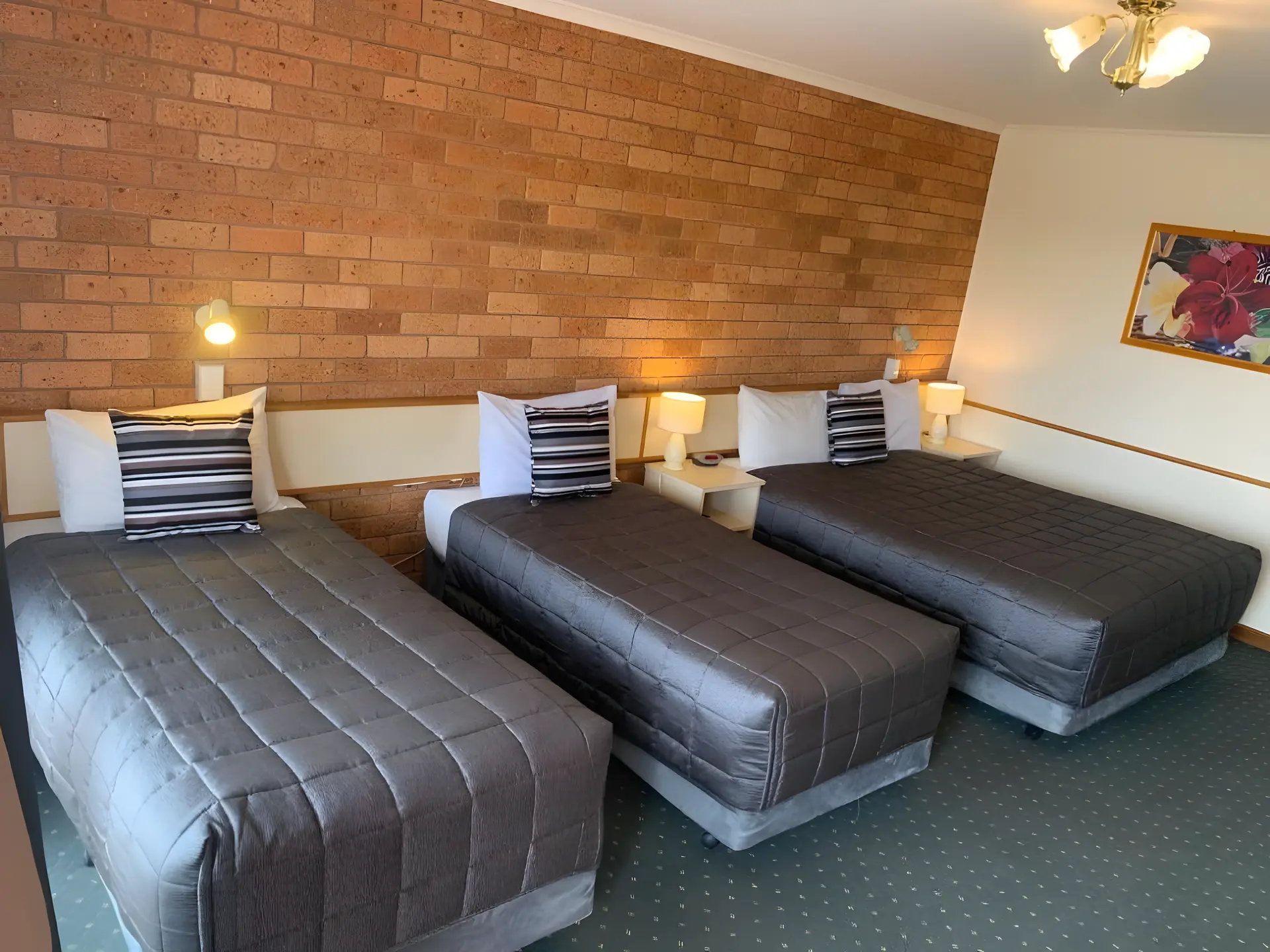 Newell Motor Inn