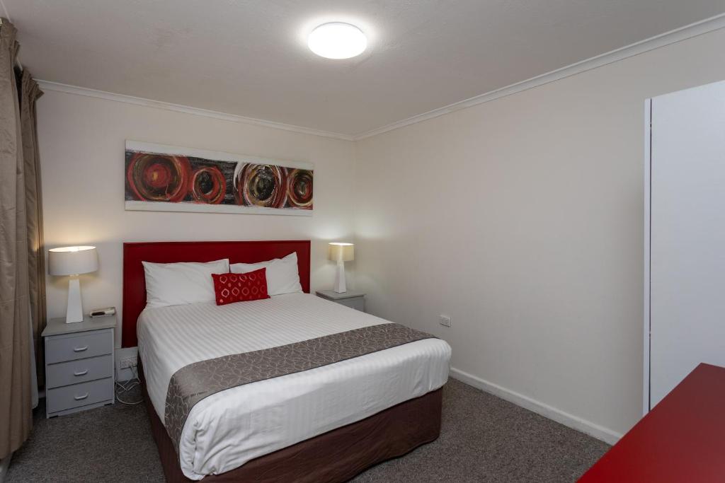 G 2 Bedroom Suite 2 Queen + 3 Single