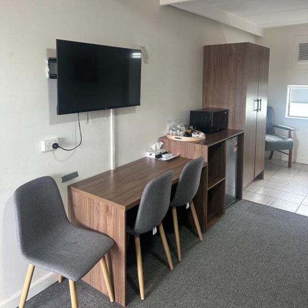 E Family Room Double + 2 Single