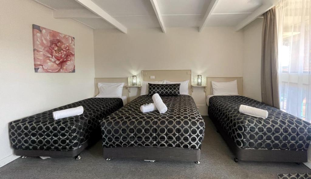 E Family Room Double + 2 Single