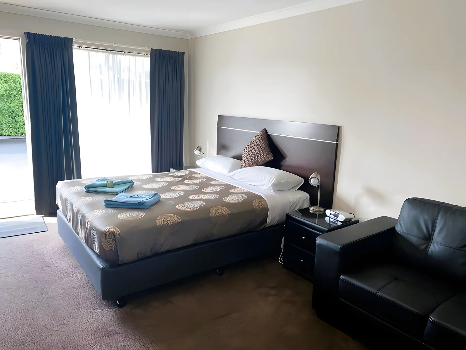 Executive Queen Room