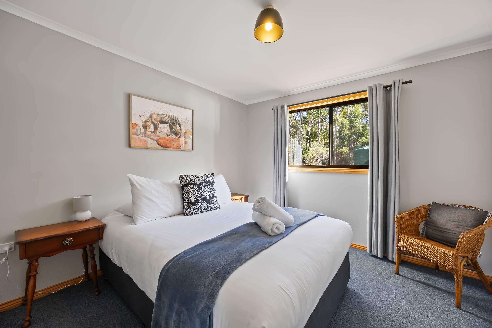 CABIN 3 - Cosy Lakeside Cabin