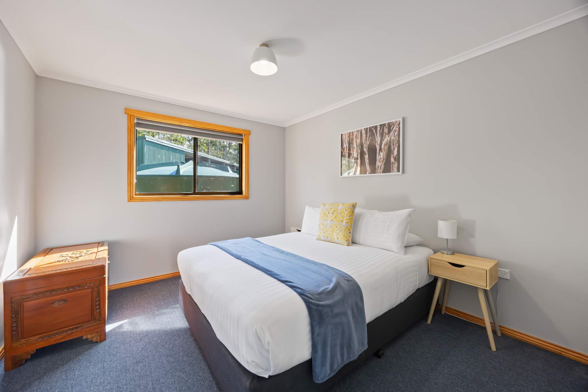 CABIN 3 - Cosy Lakeside Cabin