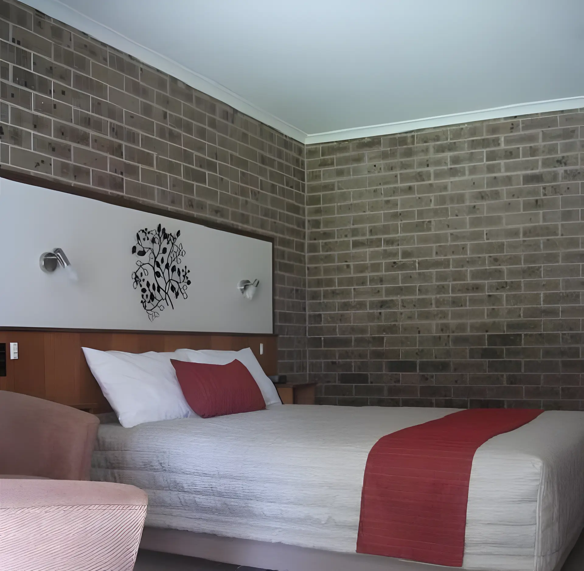 Idlewilde town & country motor inn