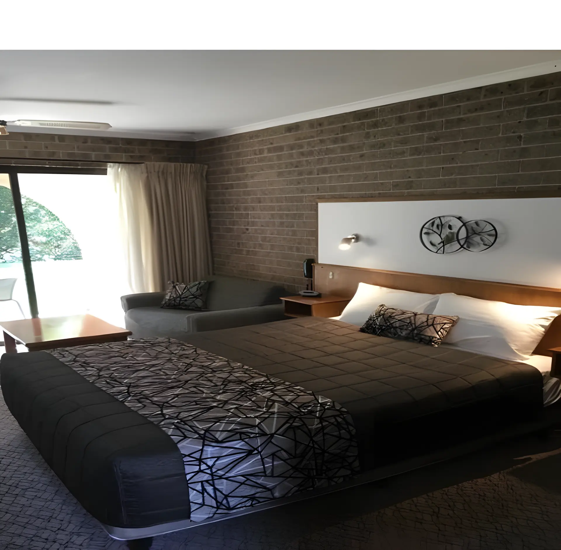 Idlewilde town & country motor inn