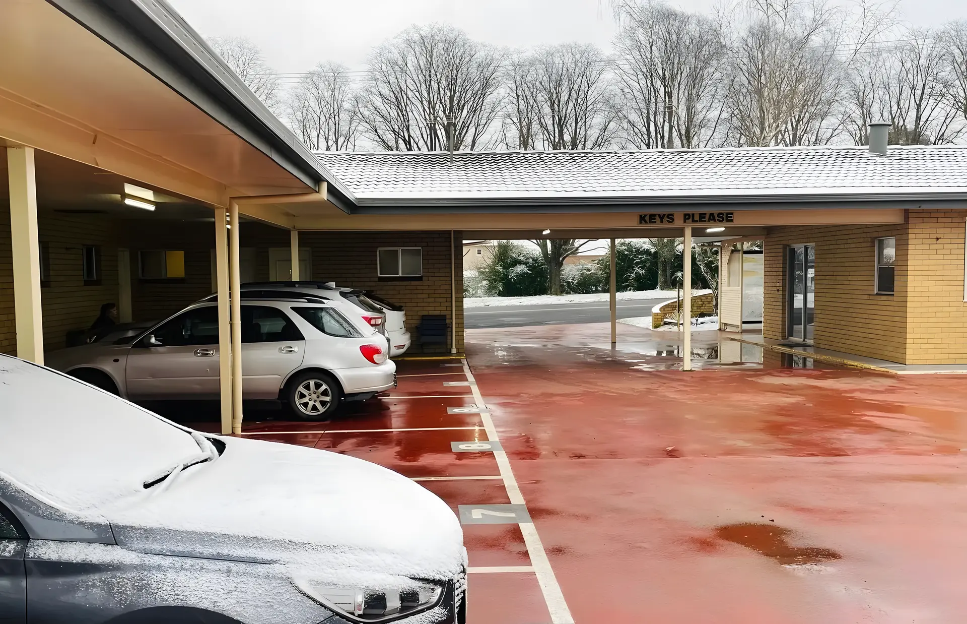 SHIRALEE MOTEL