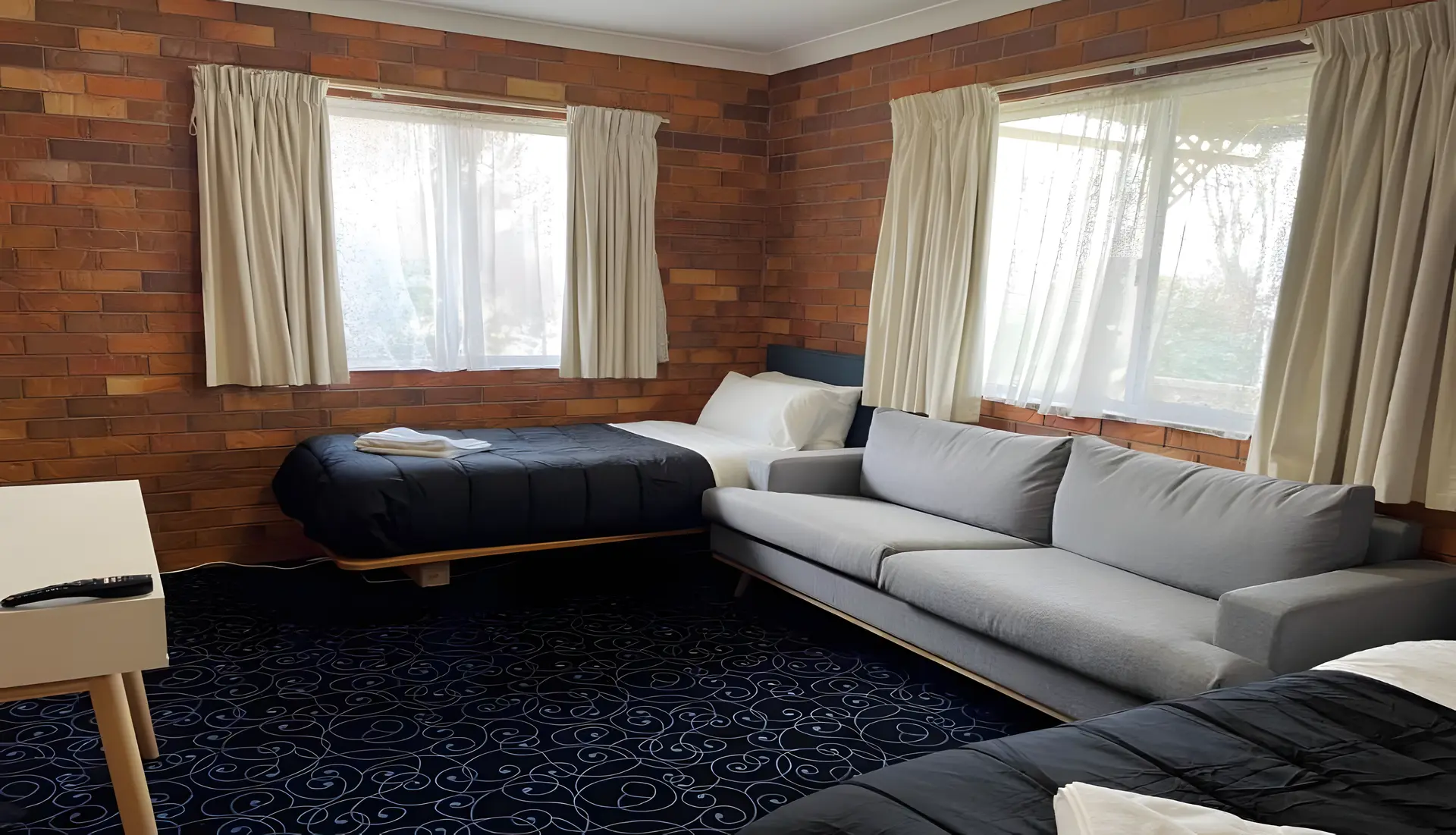SHIRALEE MOTEL