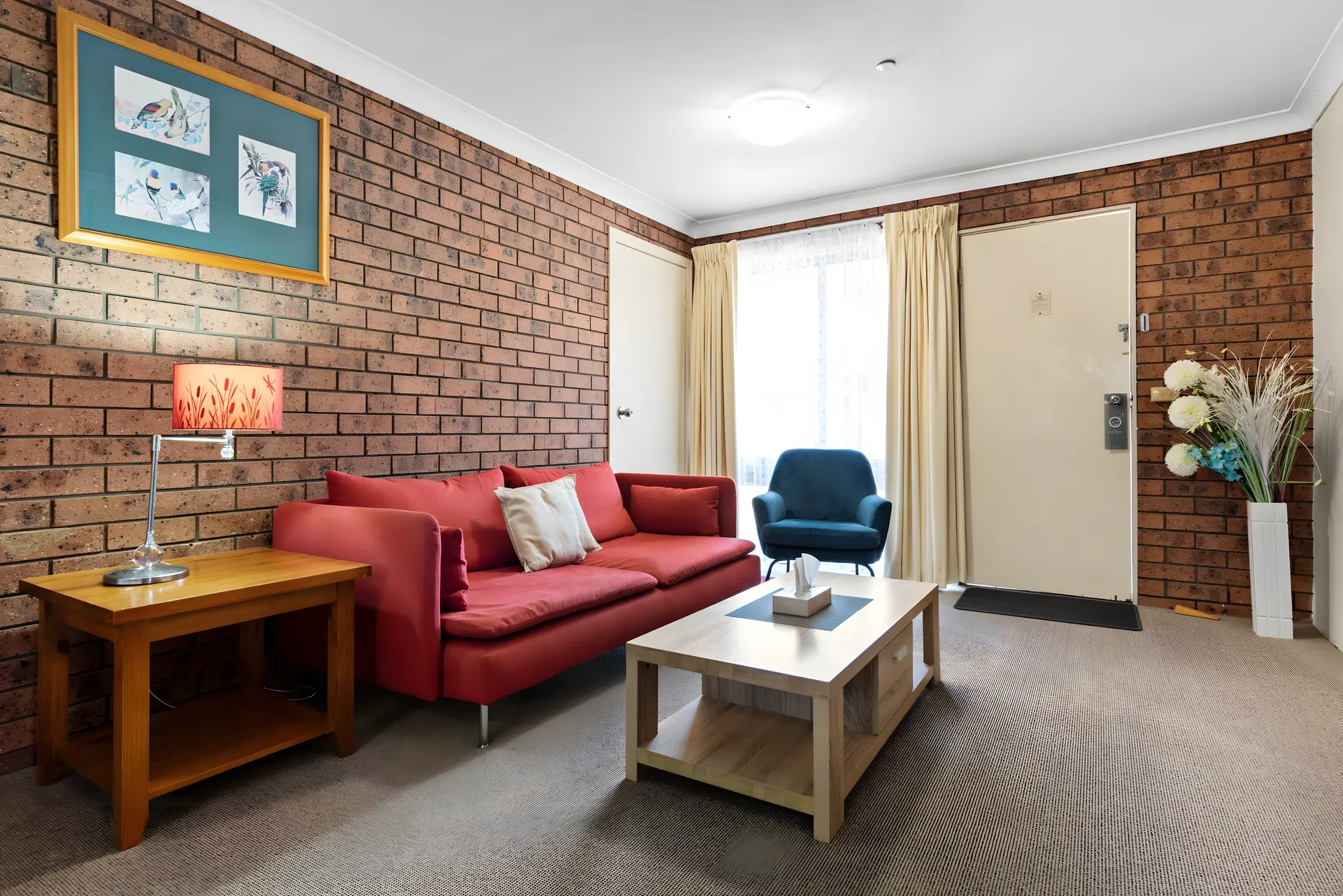 Bed & Breakfast One-Bedroom Apartment