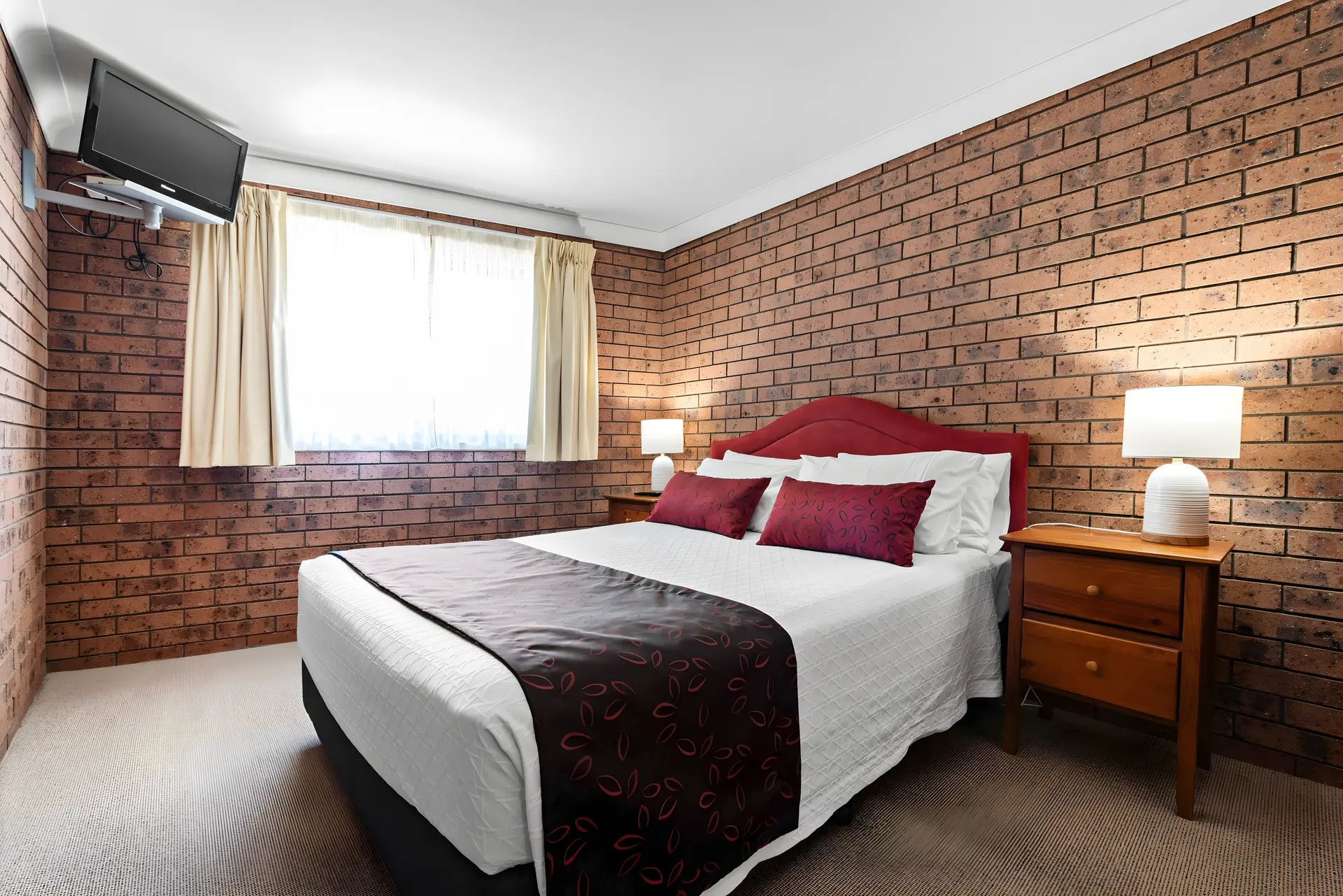 Bed & Breakfast One-Bedroom Apartment
