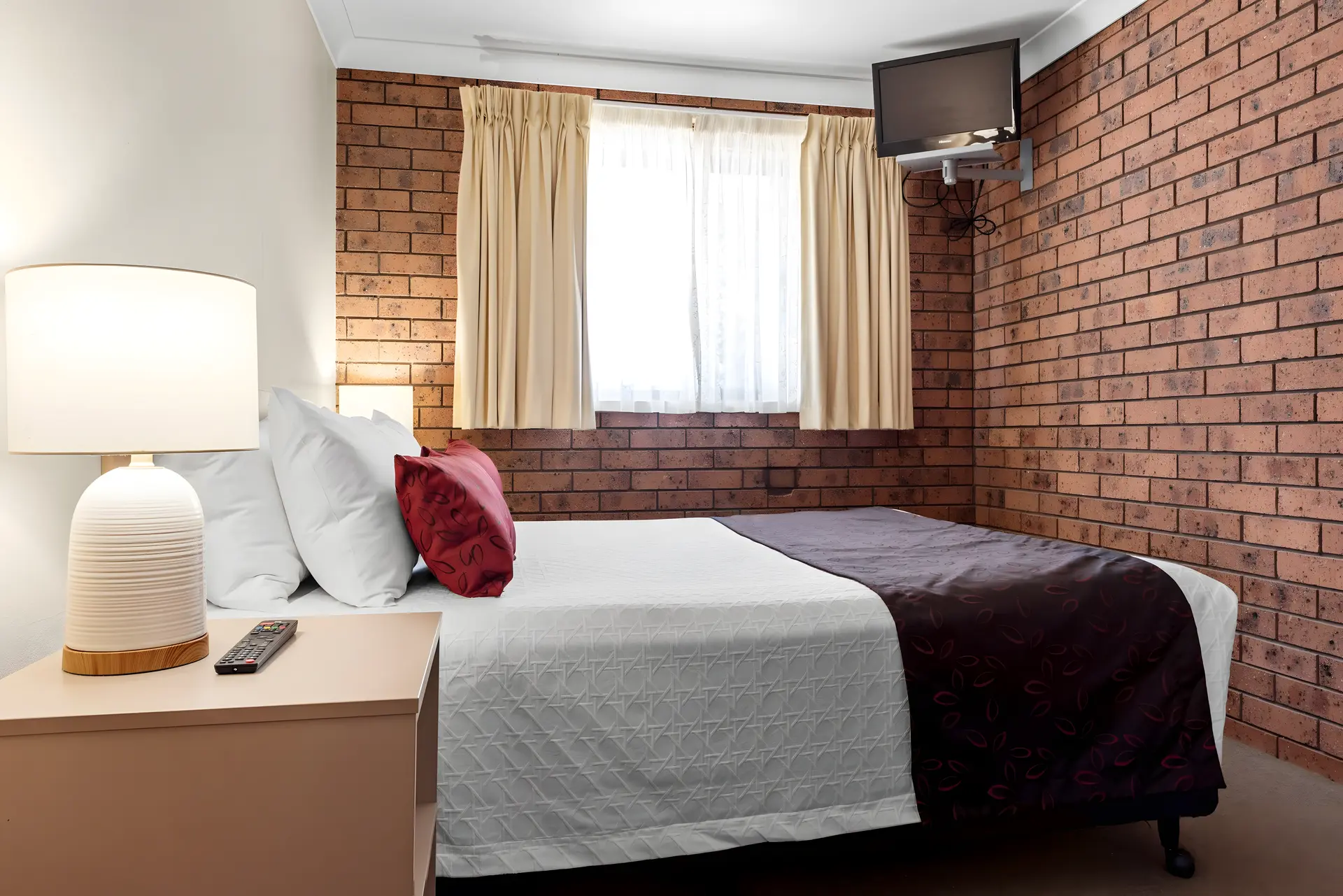 Bed & Breakfast One-Bedroom Apartment