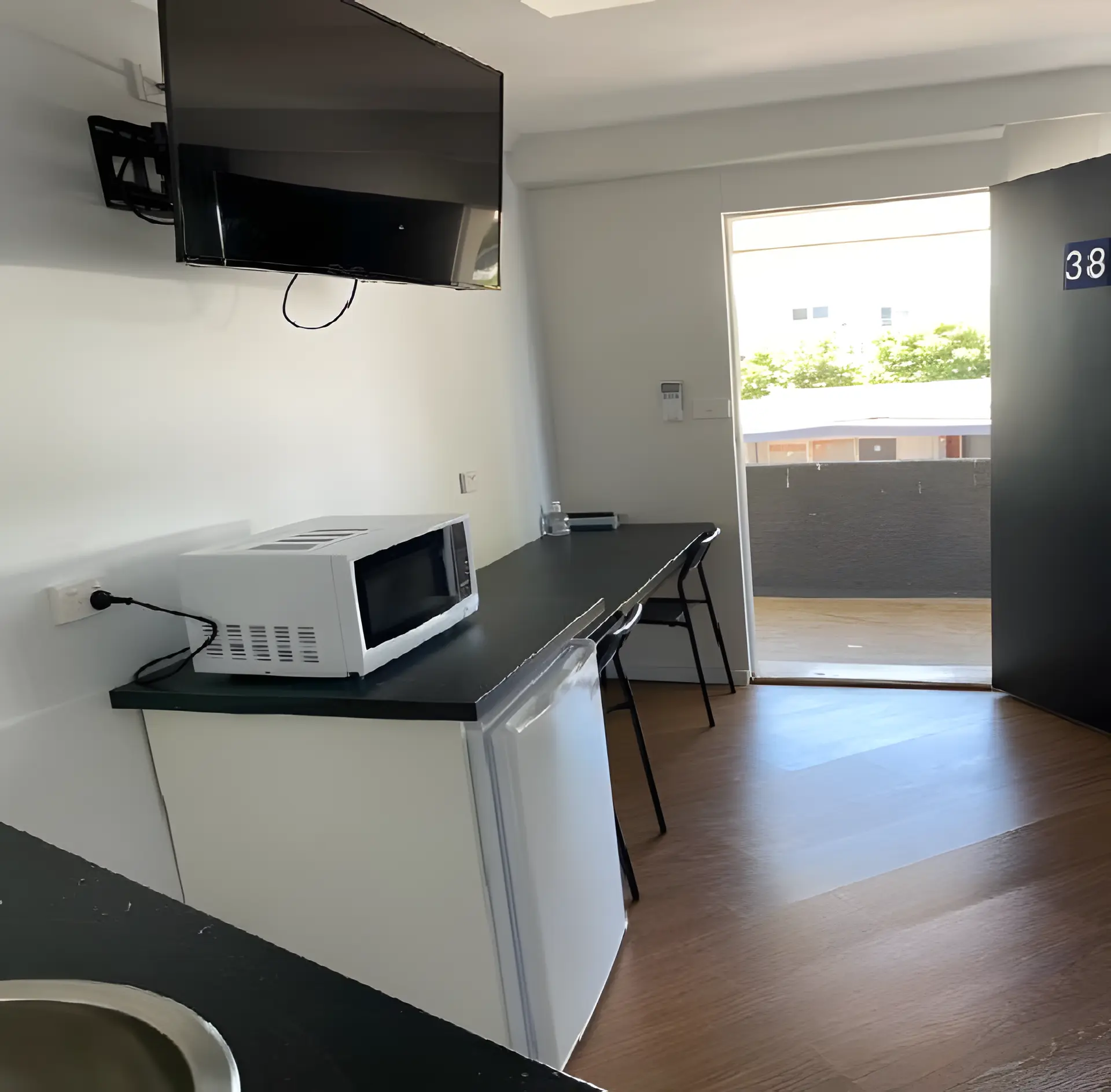 Deluxe King Room With Kitchenette