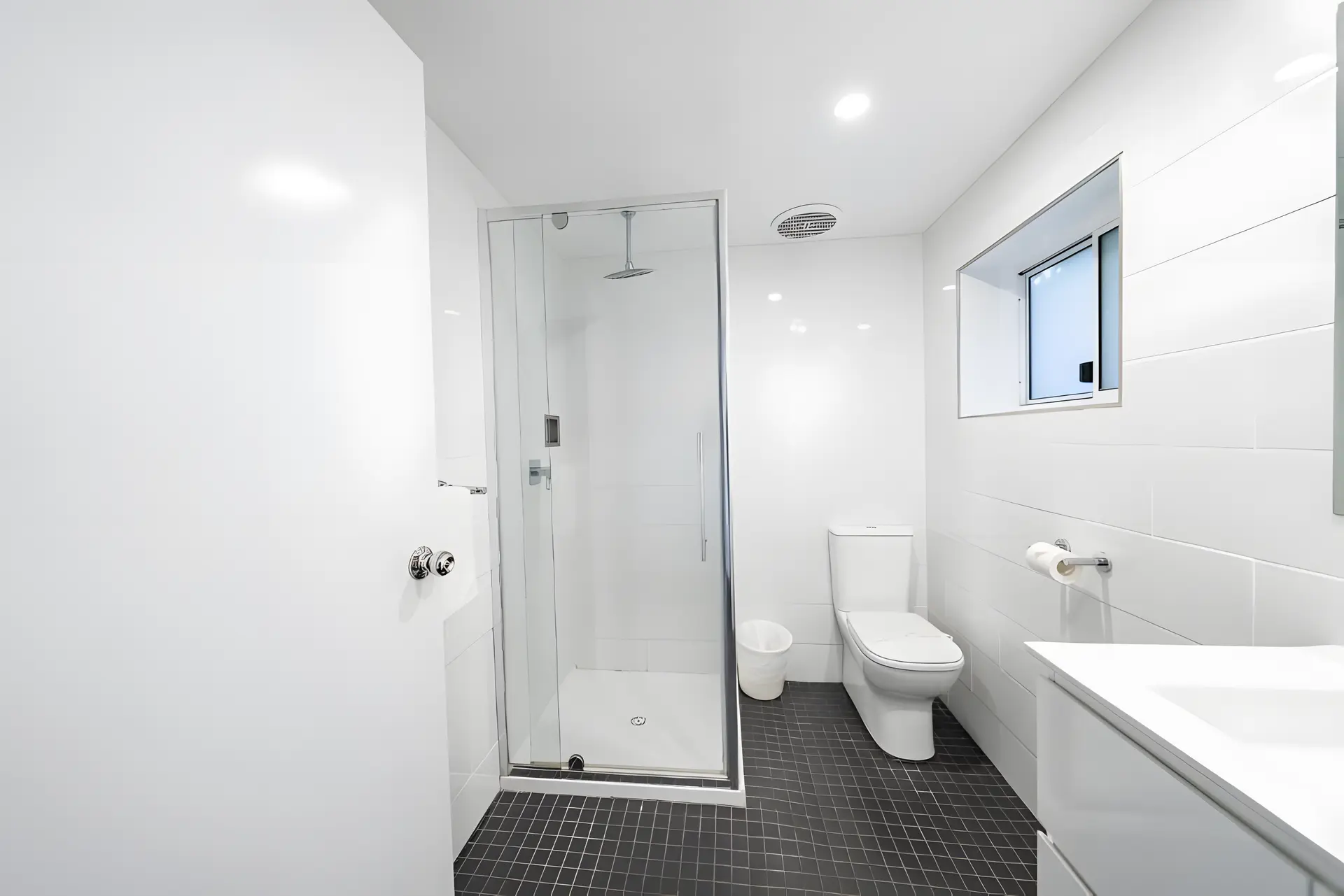 Deluxe King + Single With Kitchenette