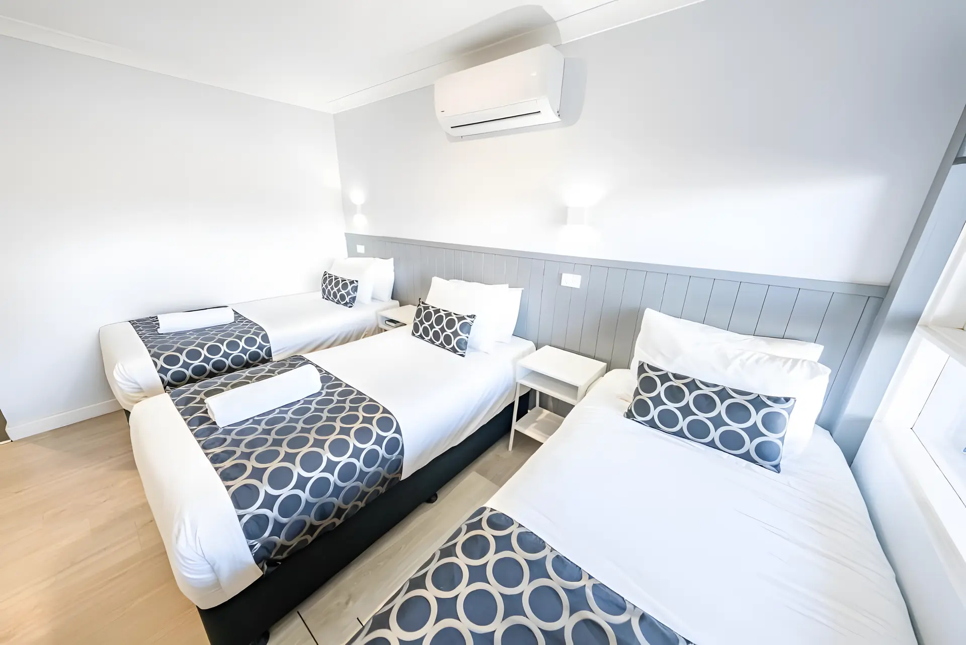 One-Bedroom King + 3 Singles With Kitchenette