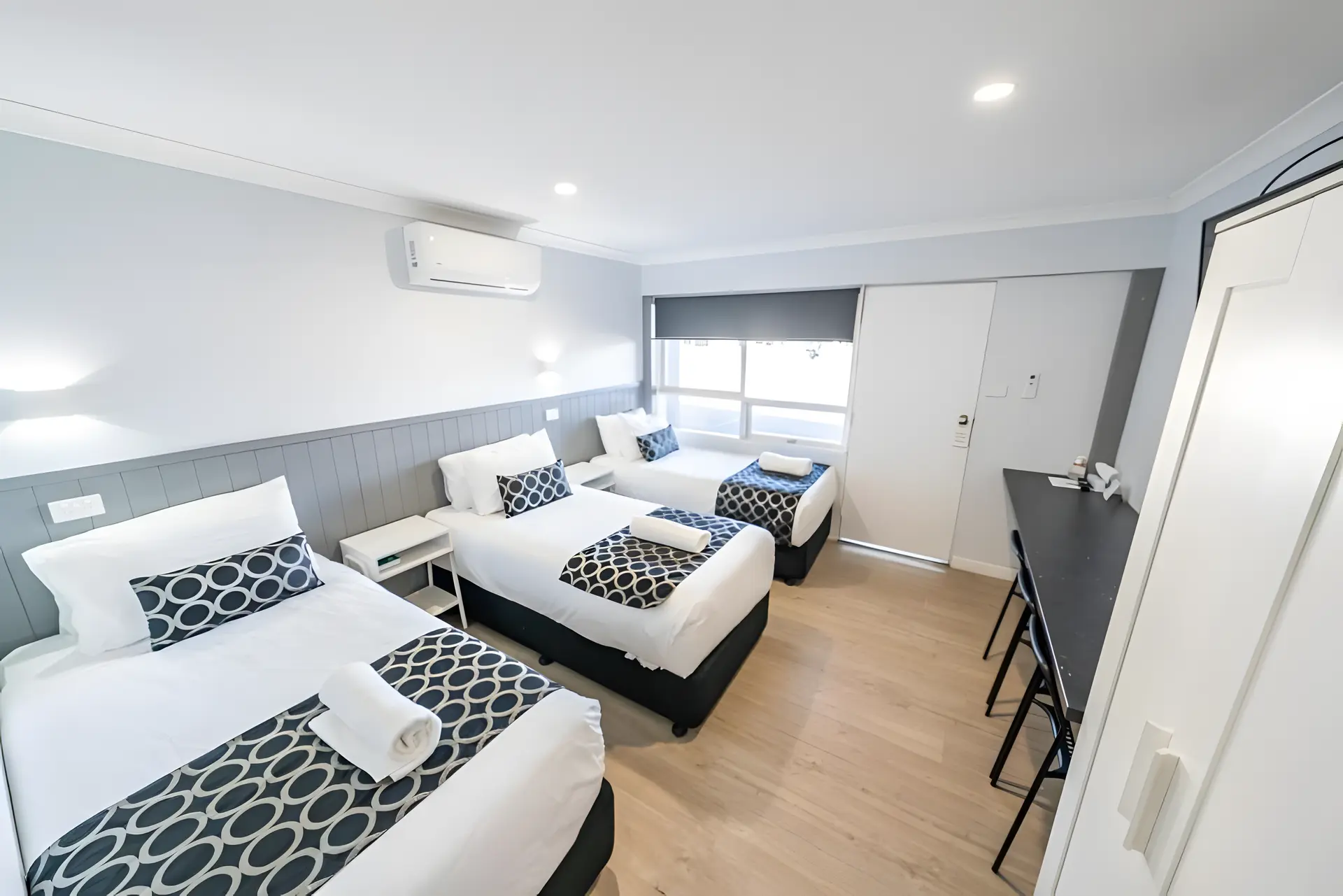 One-Bedroom King + 3 Singles With Kitchenette