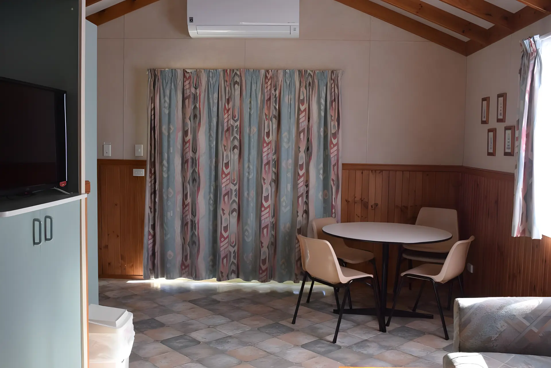 Comfy Cabin