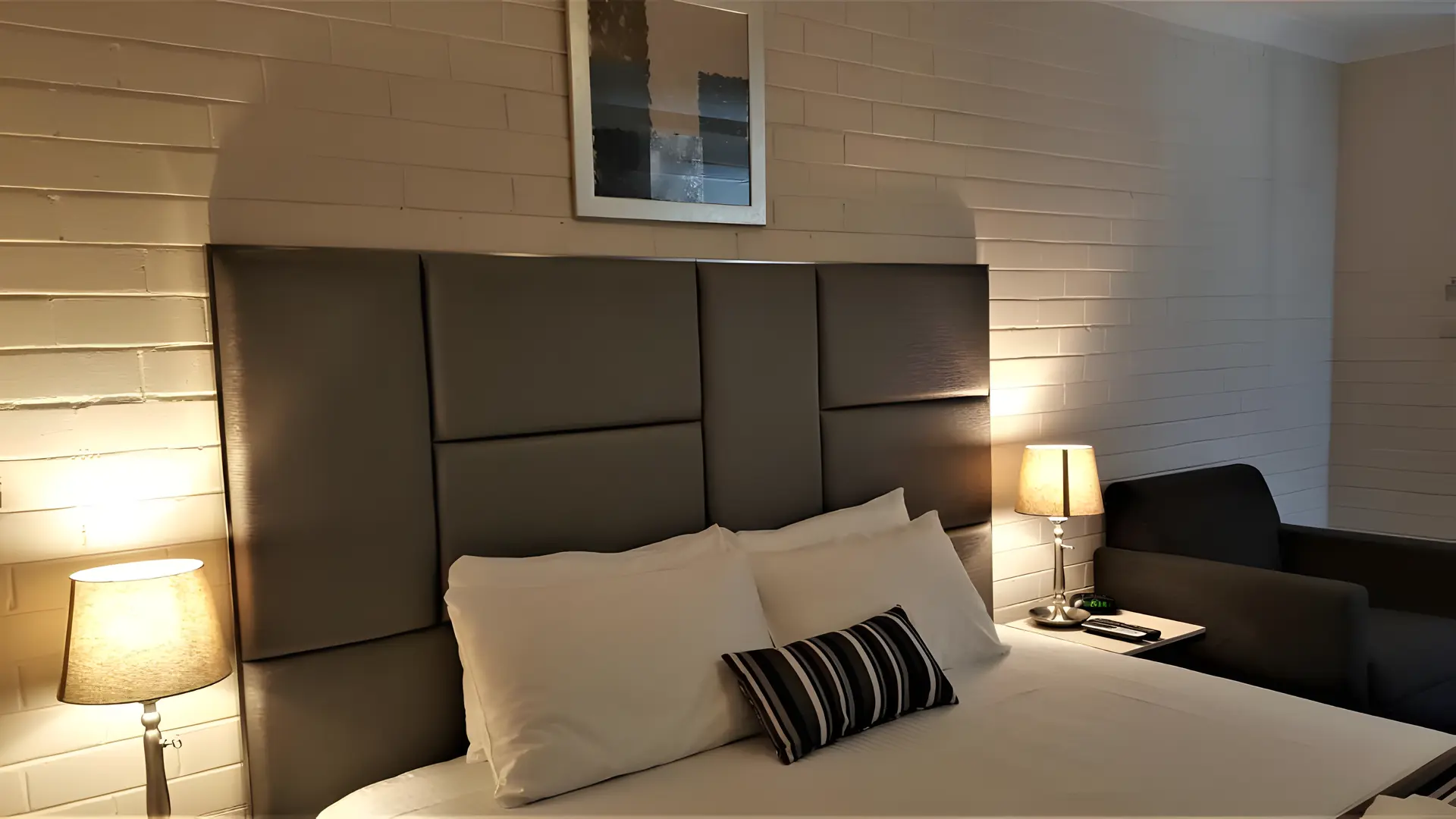 KING ROOM
