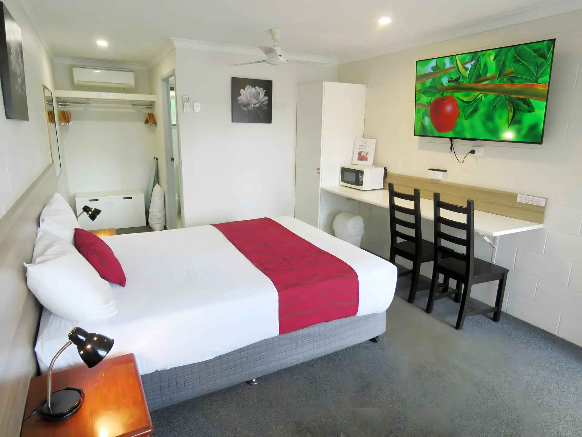 Cosy Queen Room