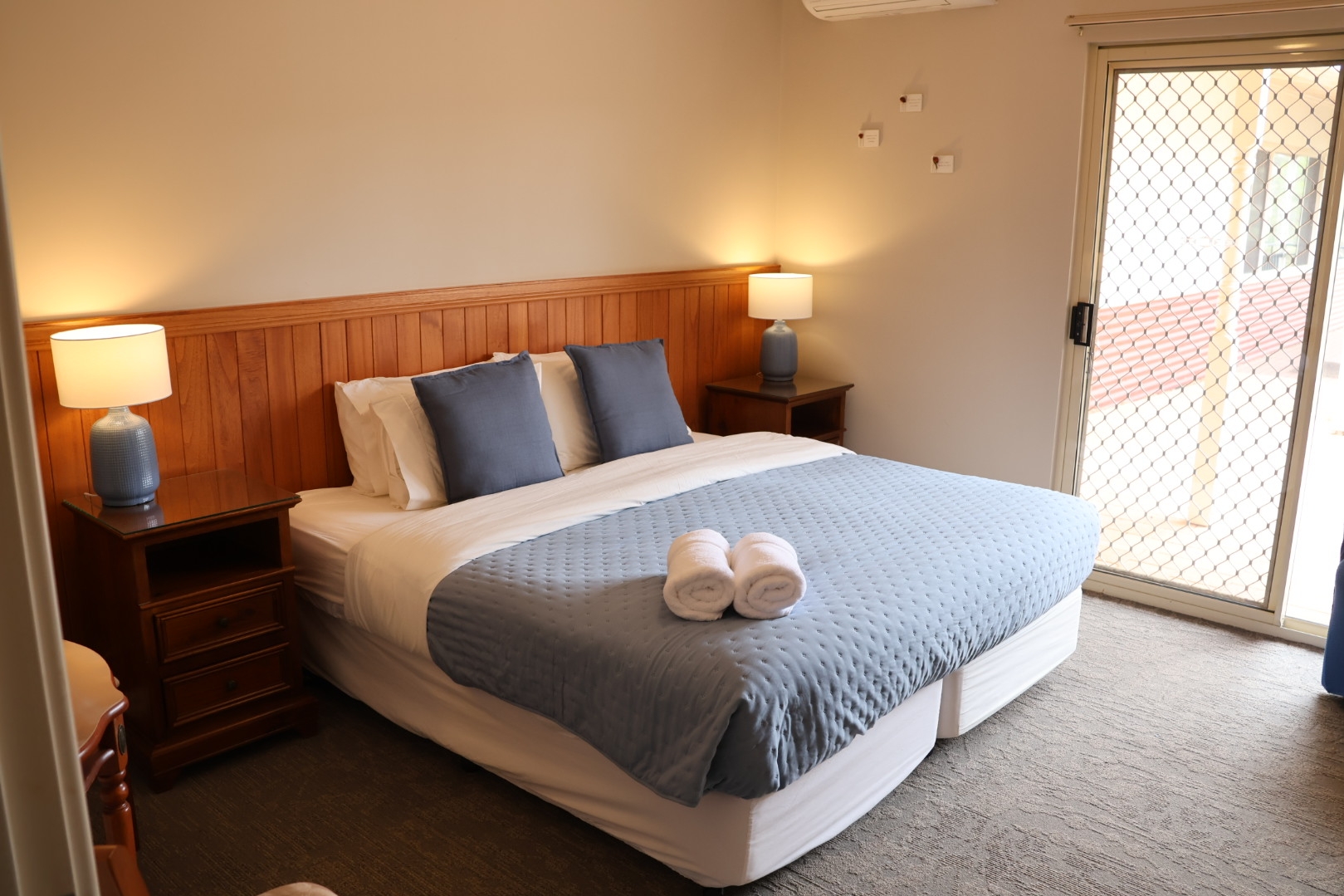Valley View Starlight King Suite