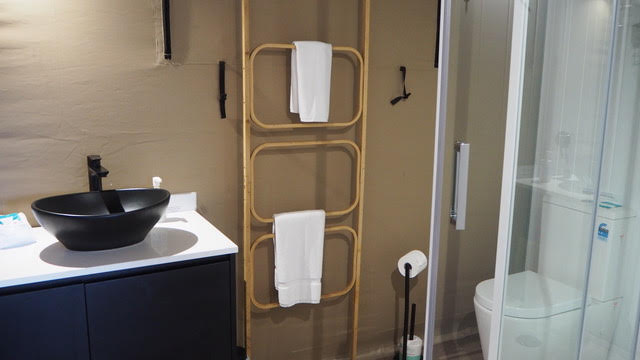 King Tent 9 One Night