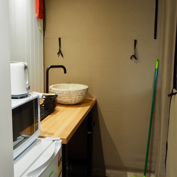 King Tent 9 One Night