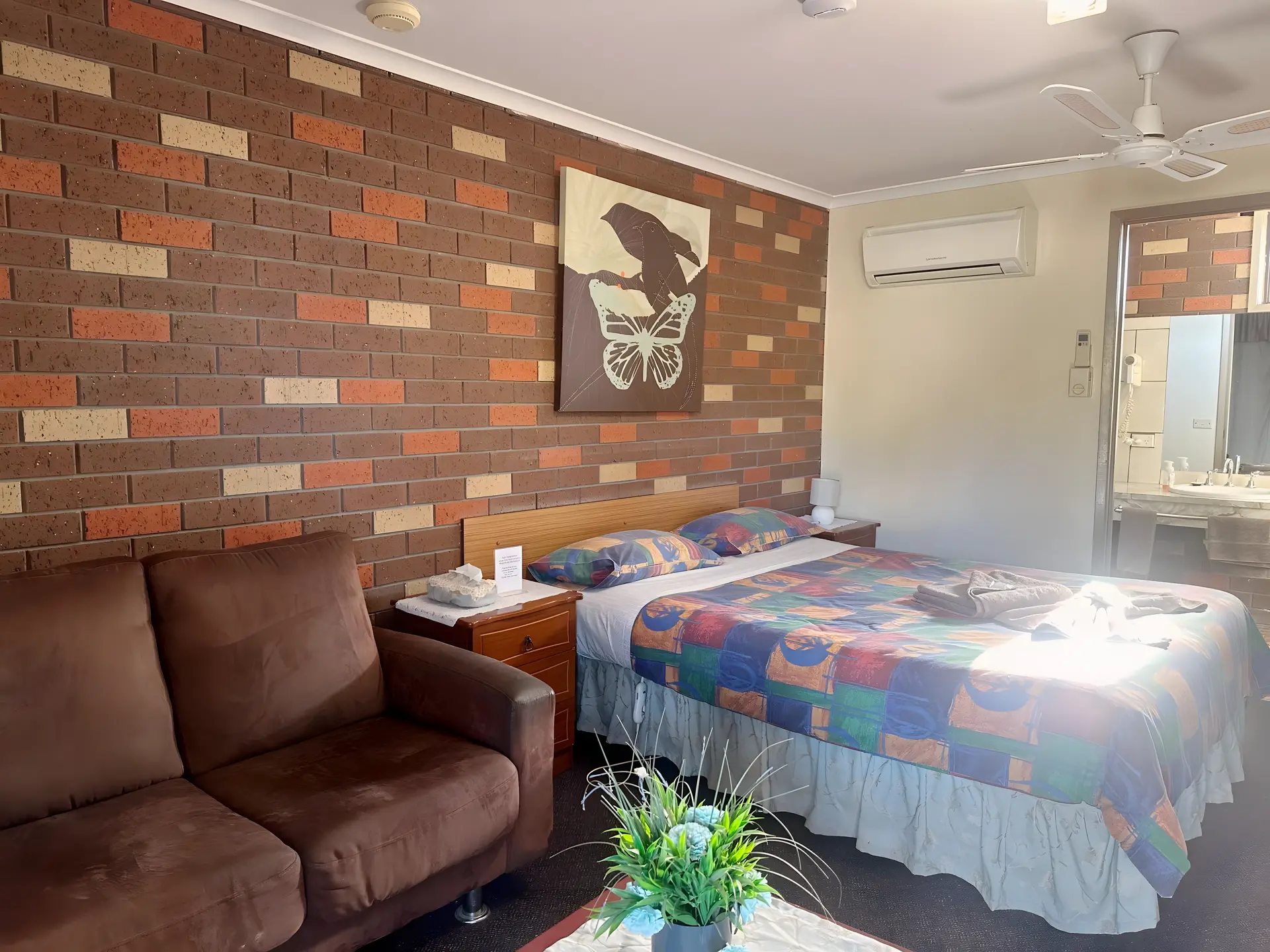 Beaufort Motel - The Imperial Egg Gallery
