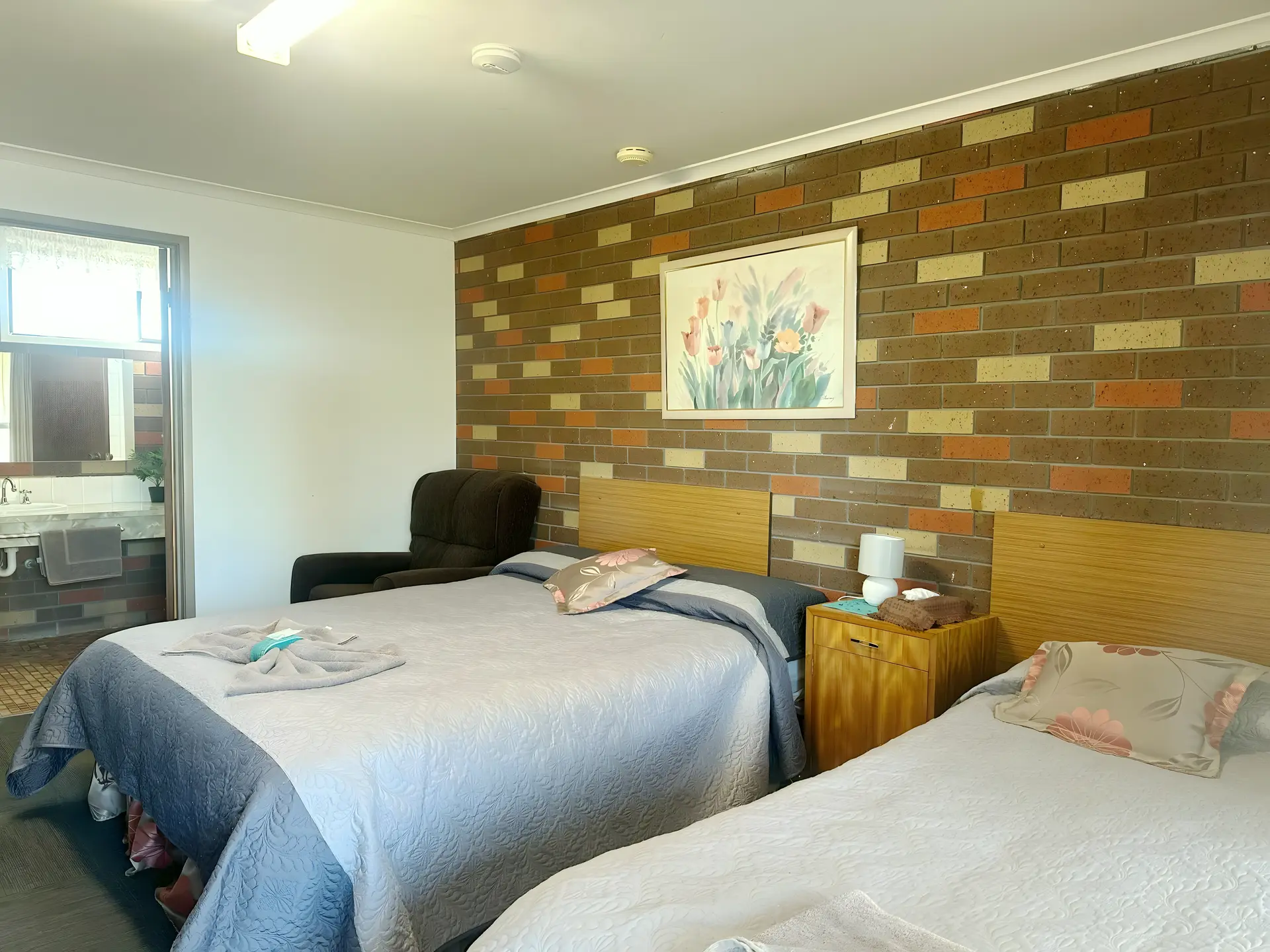 Beaufort Motel - The Imperial Egg Gallery