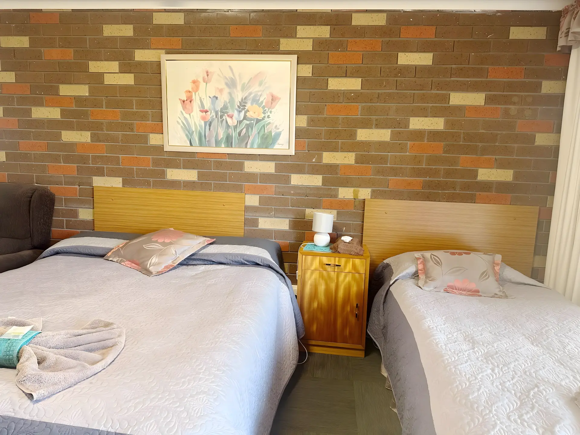 Beaufort Motel - The Imperial Egg Gallery
