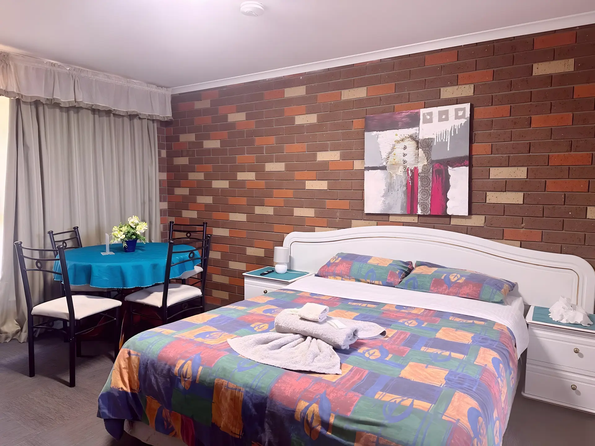 Beaufort Motel - The Imperial Egg Gallery