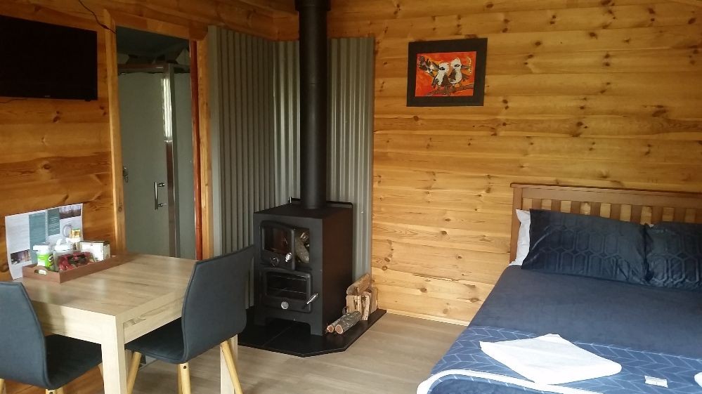 Queen Mountain View Cabin